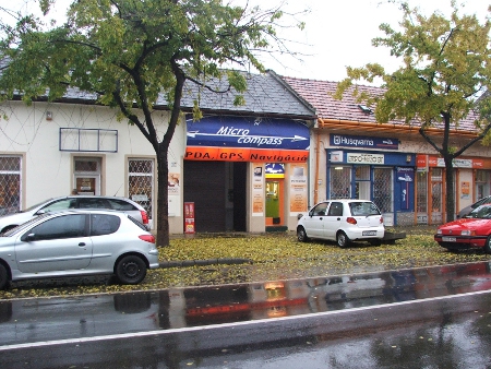 Üzletünk kívülről. Nagyobb méretért kattintson a képre.